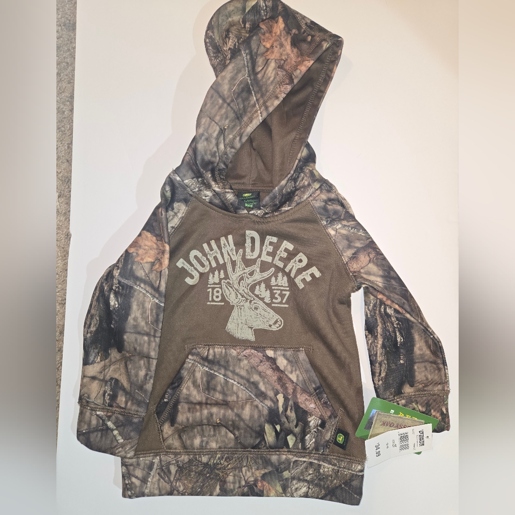 Brand New John Deere 2t Sweatshirt Brand New John Deere 2t Sweatshirt